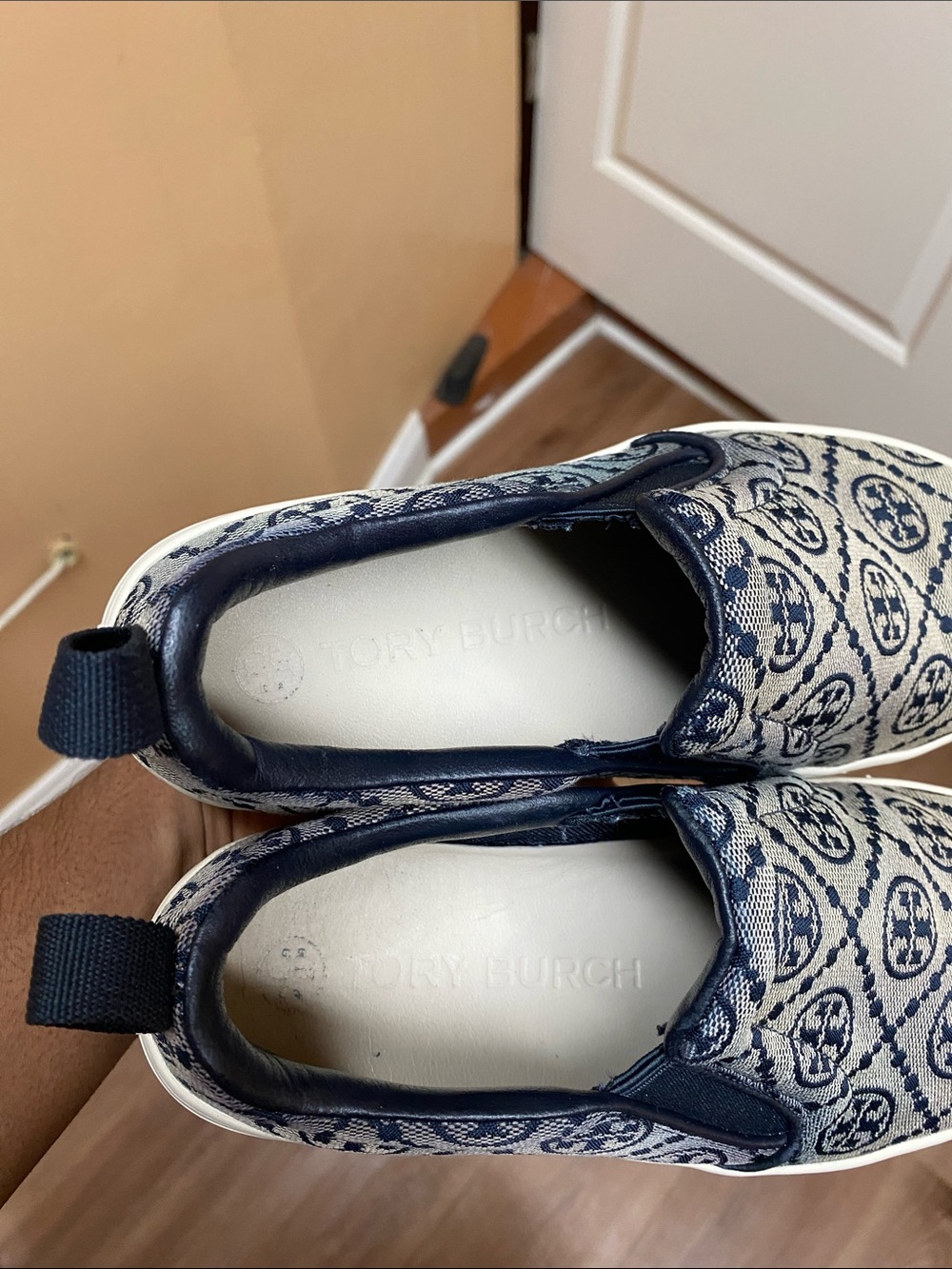 Tory Burch T Monogram Women’s Slip On Sneakers Size 6.5M 87321-448 - Picture 16 of 17